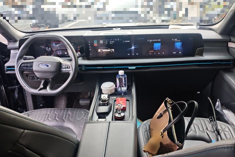 Used Ford Edge 2023 Ford Explorer L 2.0T EcoBoost Two-Wheel Drive 7-Seater Luxury Model Center Console