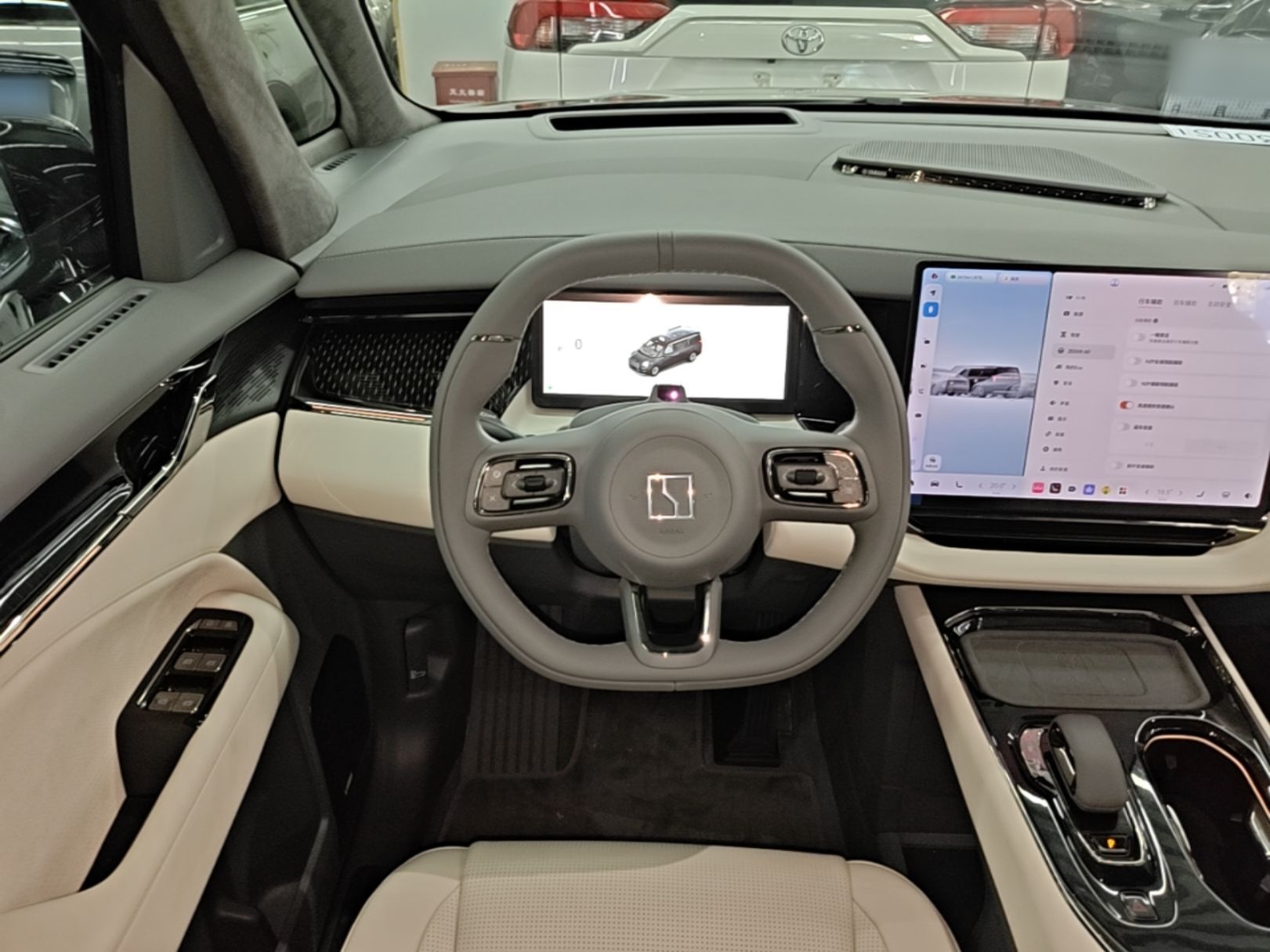 Zeekr 009 2024 7-Seater Aisle Version 108 kWh — снимка 15