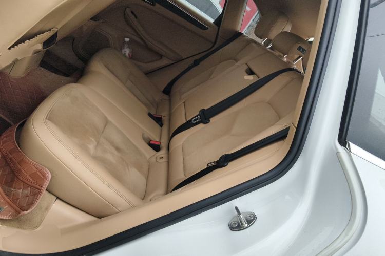 Used Porsche Macan 2016 Macan 2.0T Left Rear Seat