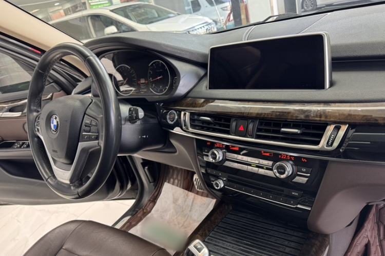 Used BMW X5 2018 xDrive28i
