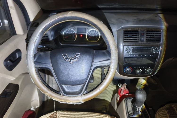 Used Wuling Rongguang 2014 1.5L S Standard Version