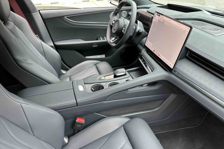 Used Zeekr 001 2026 Model 103° Rear-Drive Max Version Interior 2