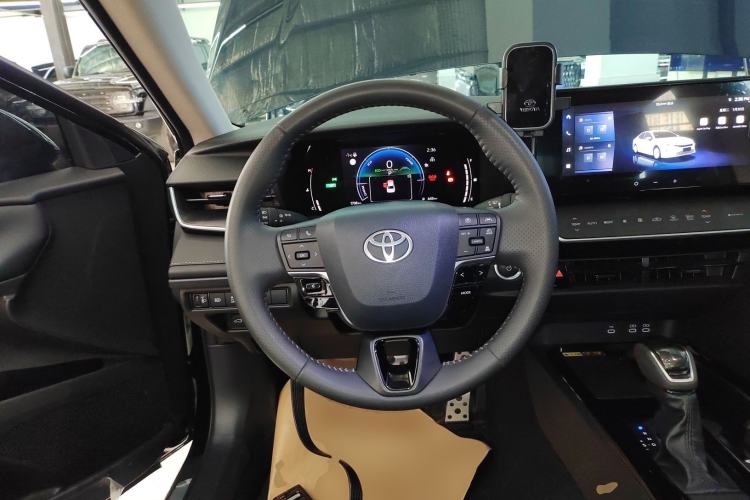 Used Toyota Camry 2026 Model Dual-Engine 2.0HSE Sport Lite Edition
