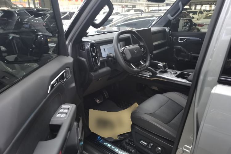 Used JETOUR Traveler 2023 2.0T All-Wheel Drive CrossPRO+