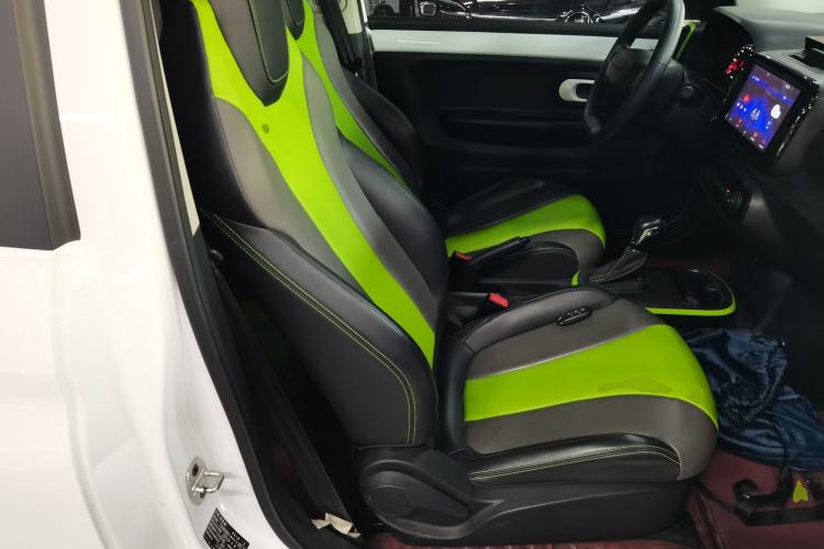 Used Roewe Clever 2021 302 km New Four-Seater Super-Efficient Version Right Front Seat