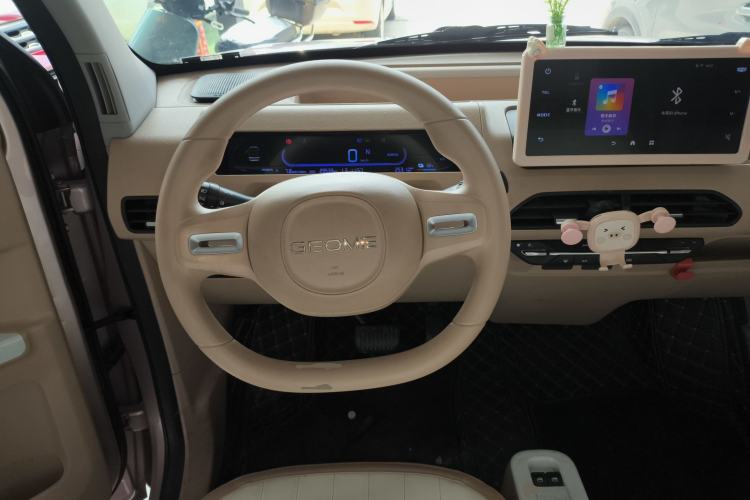 Used Geely Galaxy Panda 2023 Panda Mini 200km Endurance Bear Steering Wheel
