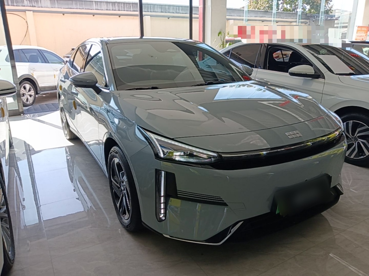 Geely Galaxy L6 2024 125km PLUS Dragon Edition — снимка 3