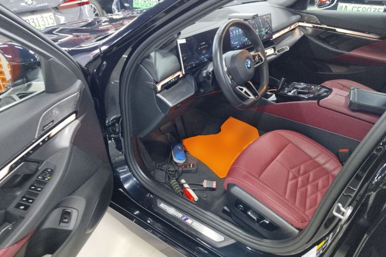 Used BMW i5 2025 eDrive 40L M Sport Package Driver Seat