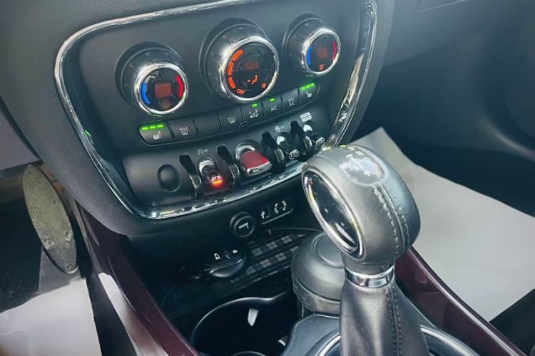 Used MINI Clubman 2016 Revised Version 1.5T COOPER Connoisseur Edition