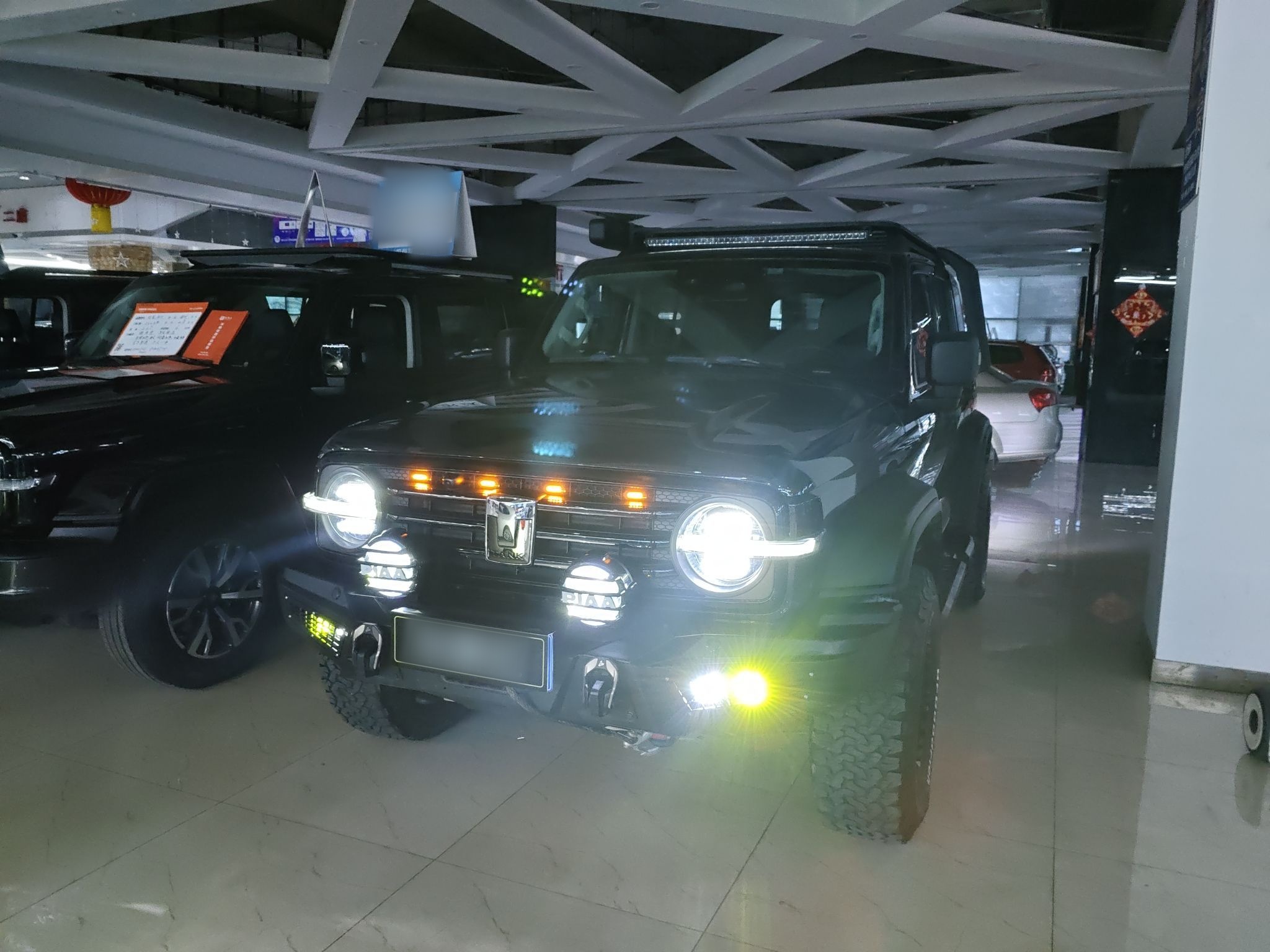 Под передней частью автомобиля