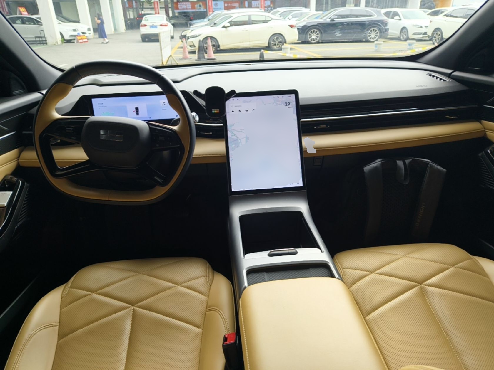 Geely Galaxy L6 2023 125km MAX — снимка 18