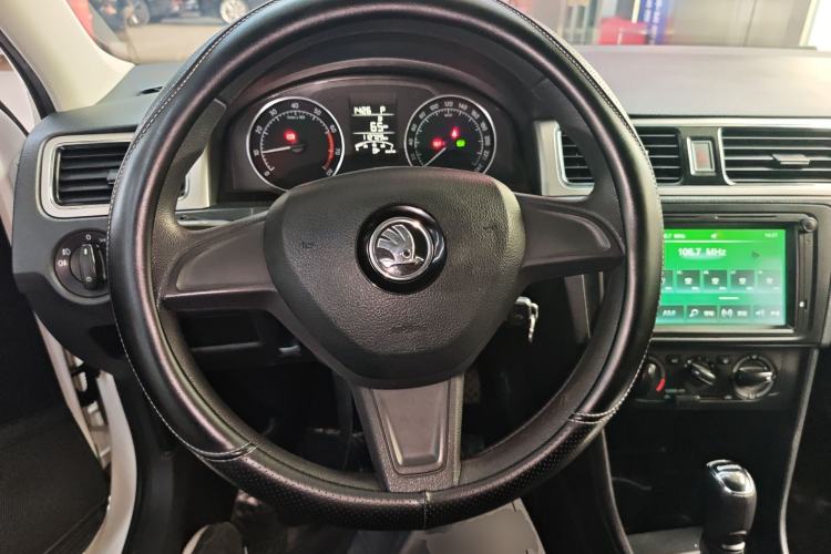 Used Skoda Rapid Spaceback 2016 Revised 1.6L Automatic Chuanxing Version
