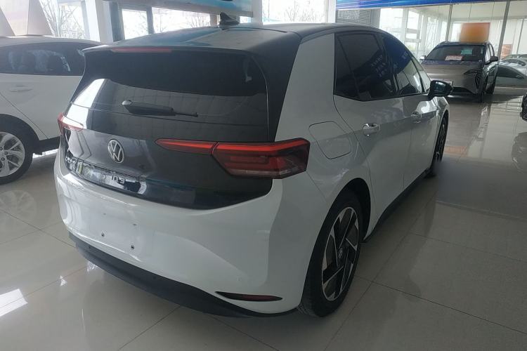Used Volkswagen ID.3 2024 Pure & Smart Edition Rear Right 45 Deg