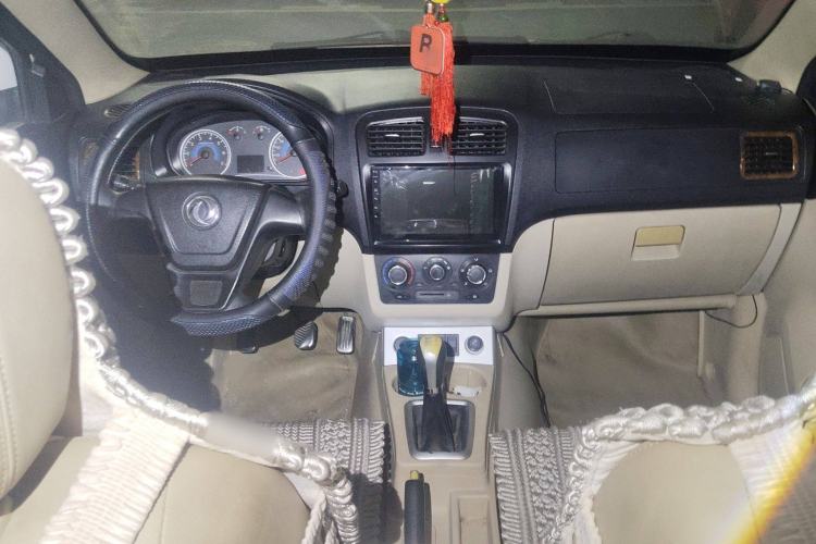 Used Dongfeng Fengon 350 2014 1.5L Manual Base Version

