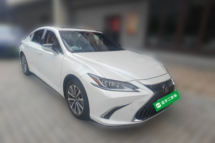 Used Lexus ES 2022 200 Excellence Edition
