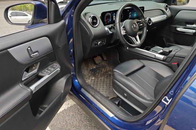 Used Mercedes-Benz GLB 2023 Refreshed GLB 200 Dynamic Edition Driver Seat