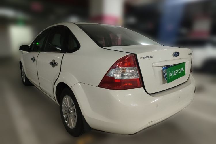 Used Ford Focus 2013 Sedan Classic 1.8L Automatic Fashion Edition
