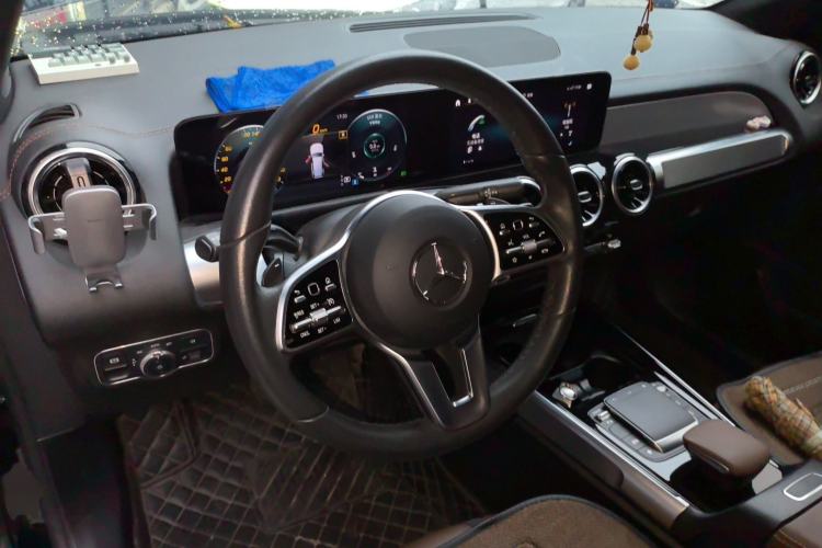 Used Mercedes-Benz GLB 2022 Second Facelift GLB 200 Dynamic Edition Steering Wheel