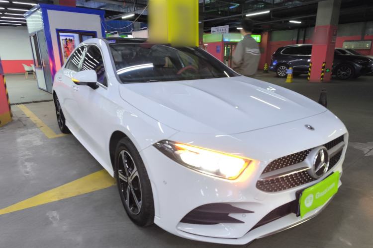 Used Mercedes-Benz A-Class 2022 Revised Version A 200 L Sport Sedan Fashionable Style Front Right 45 Deg