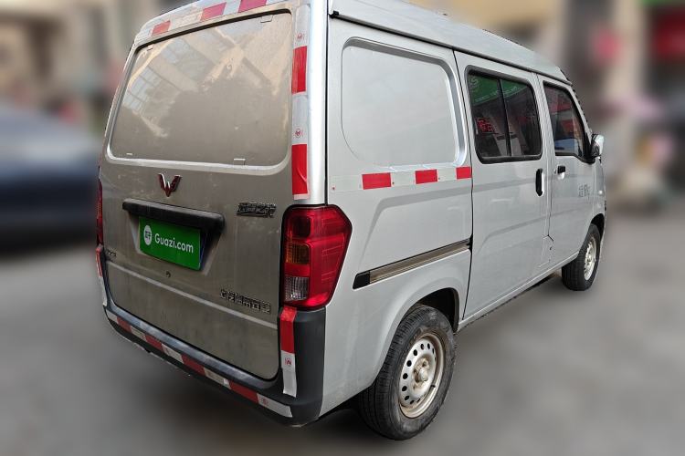 Used Wuling Zhiguang 2020 1.2L Van Utility Model China VI Emission Standard 5-Seater LSI