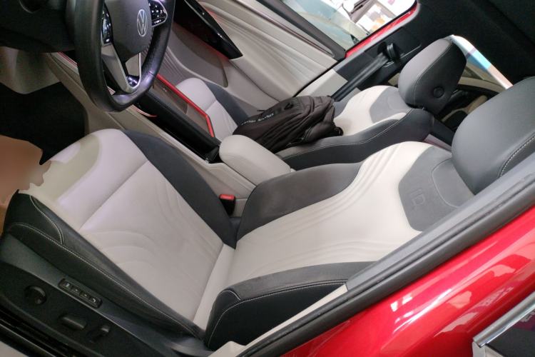 Used Volkswagen ID.4 CROZZ 2021 Long-Range PRO Two-Wheel Drive Version
