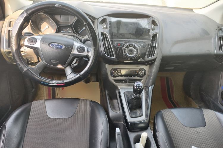 Used Ford Focus 2012 Sedan 1.6L Manual Fashion Edition
