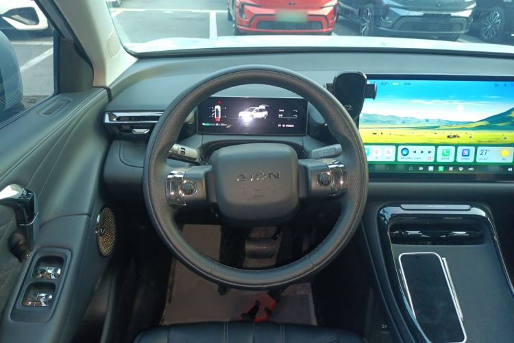 Used AION V 2024 Aion Tyrannosaurus 650 Smart Luxury Edition