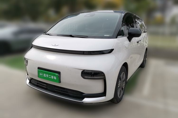 Used Geely Galaxy LEVC L380 2024 140-Degree 6-Seater All-Wheel-Drive Ultra