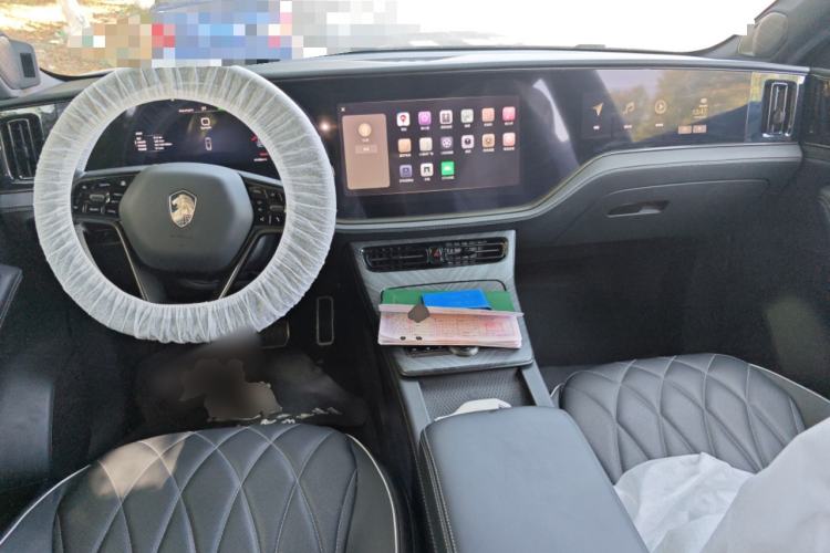 Used Hengchi 5 2022 Ultra-Luxury Edition Center Console