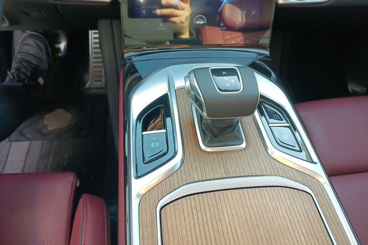 Used Hongqi E-HS9 2022 660 km Range Flagway Edition Six Seats
