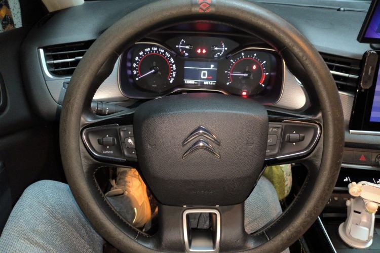 Used Citroen C5 2017 350THP Automatic Luxury Model Steering Wheel