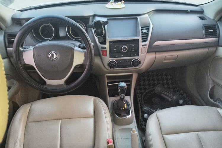 Used Dongfeng Aeolus A60 2012 1.6L Manual Luxury Model Center Console