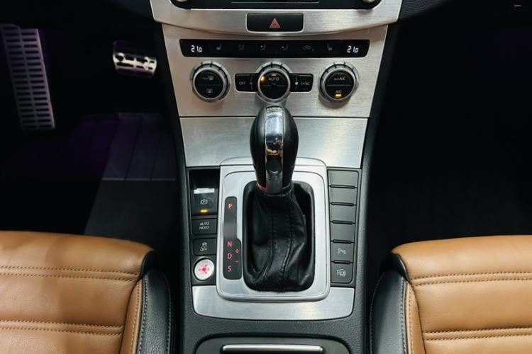 Used Volkswagen FAW-Volkswagen CC 2015 2.0 TSI Luxury Model
