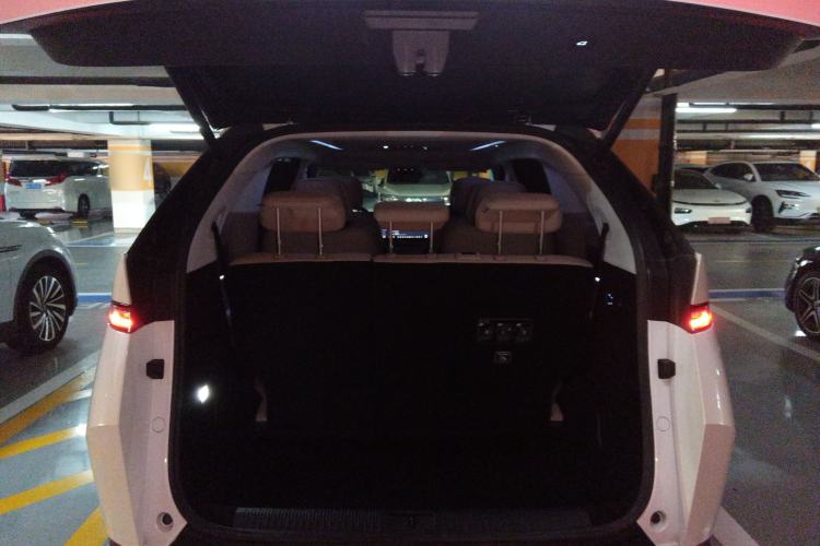 Used XPeng X9 2024 610 Long-Range Pro
