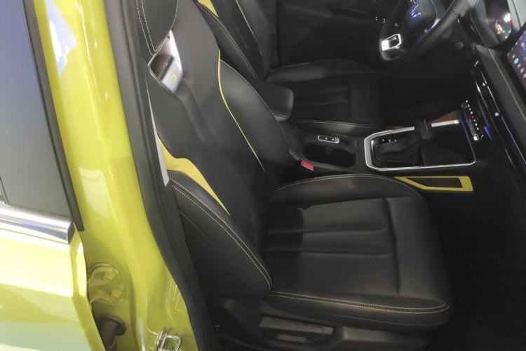 Used Wuling Alvez 2022 1.5T CVT Trendy & Cool Edition
