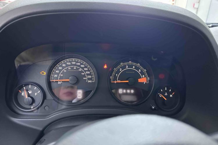 Used Jeep Compass 2015 2.0L two-wheel drive sport version Instrument Cluster