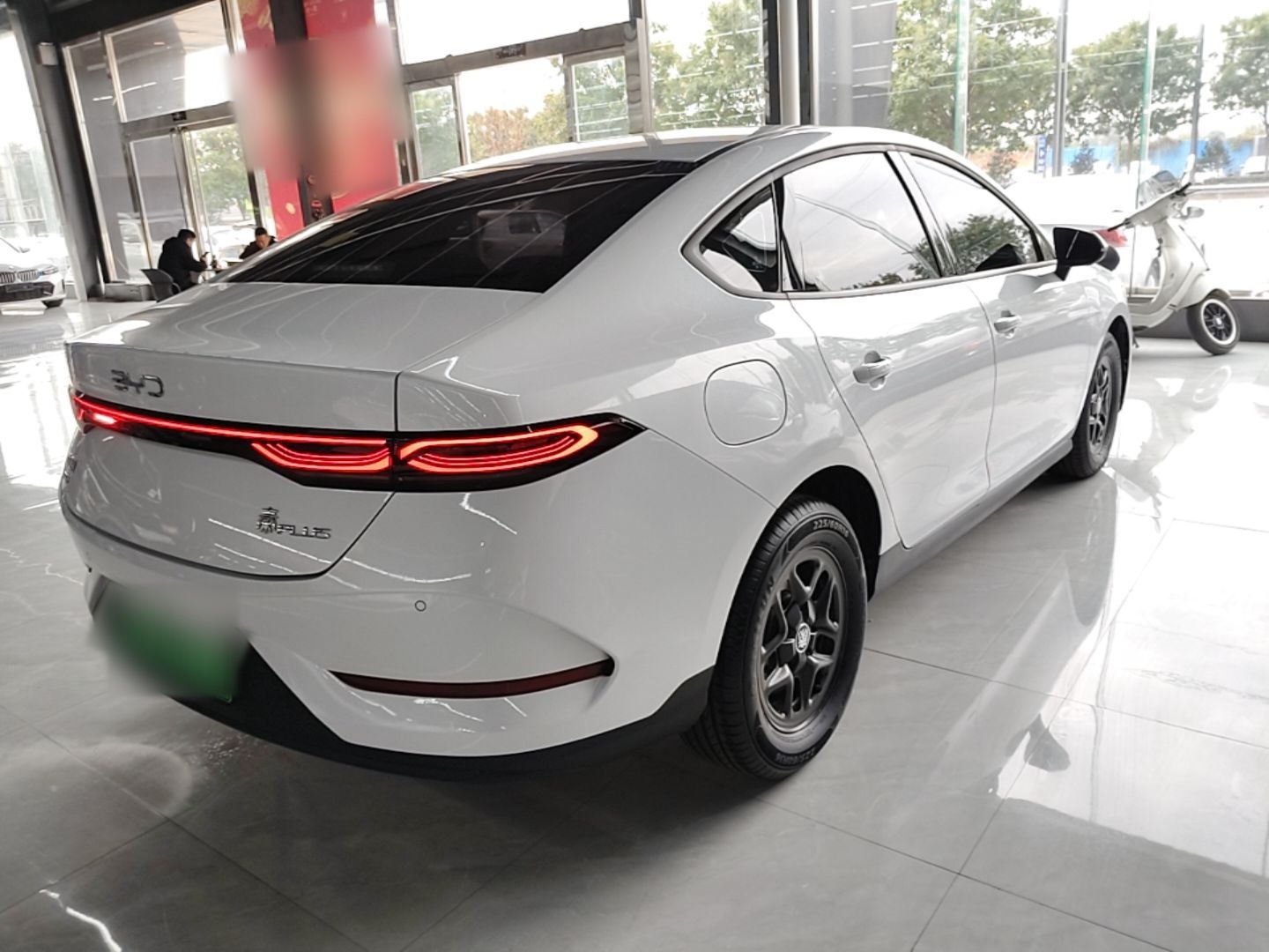 BYD Qin PLUS 2025 DM-i Smart Drive 55KM Leading Model — снимка 6