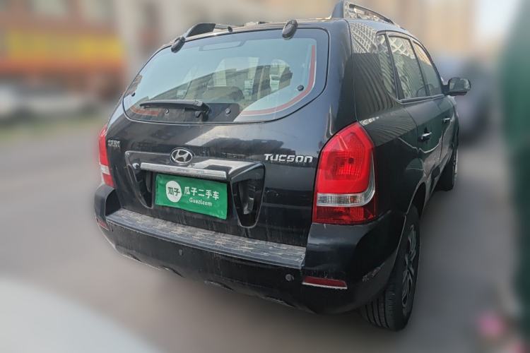 Used Hyundai Tucson 2013 2.0L Manual Two-Wheel Drive Fashion Edition Rear Right 45 Deg