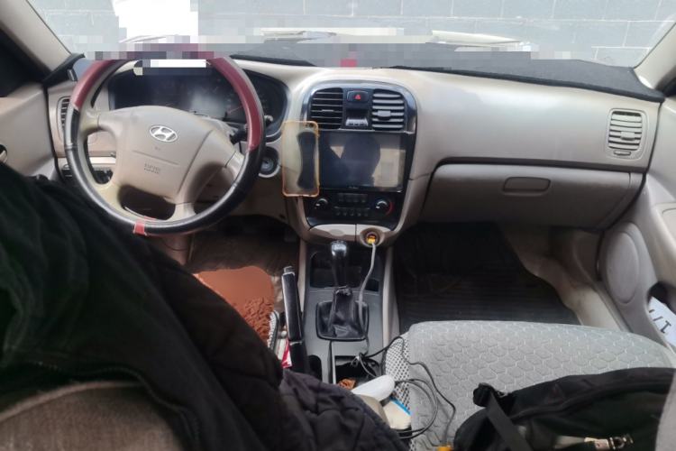 Used Hyundai MoInca 2009 1.8L Manual Comfort Edition GL Center Console