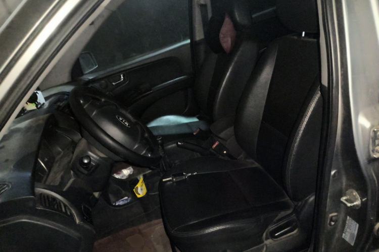 Used Kia Sportage 2013 2.0L Manual Two-Wheel Drive GLS Left Front Seat