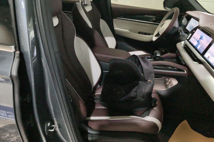 Used Geely Auto Monjaro L 2024 2.0TD High-Power Automatic Two-Wheel Drive Yunqi Version
