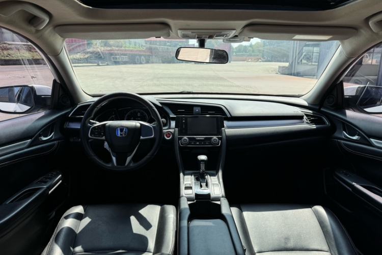 Used Honda Civic 2016 220TURBO CVT Luxury Edition Interior 2