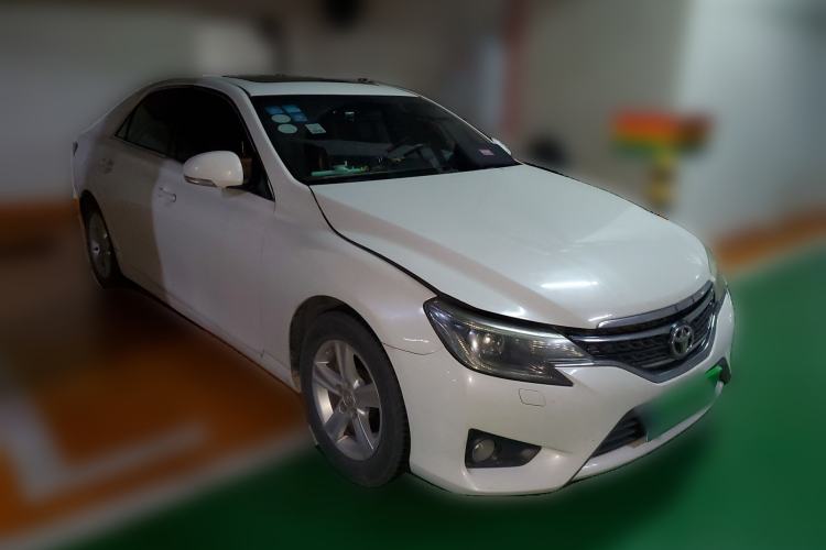 Used Toyota Reiz 2013 2.5V Elite Edition Front Right 45 Deg