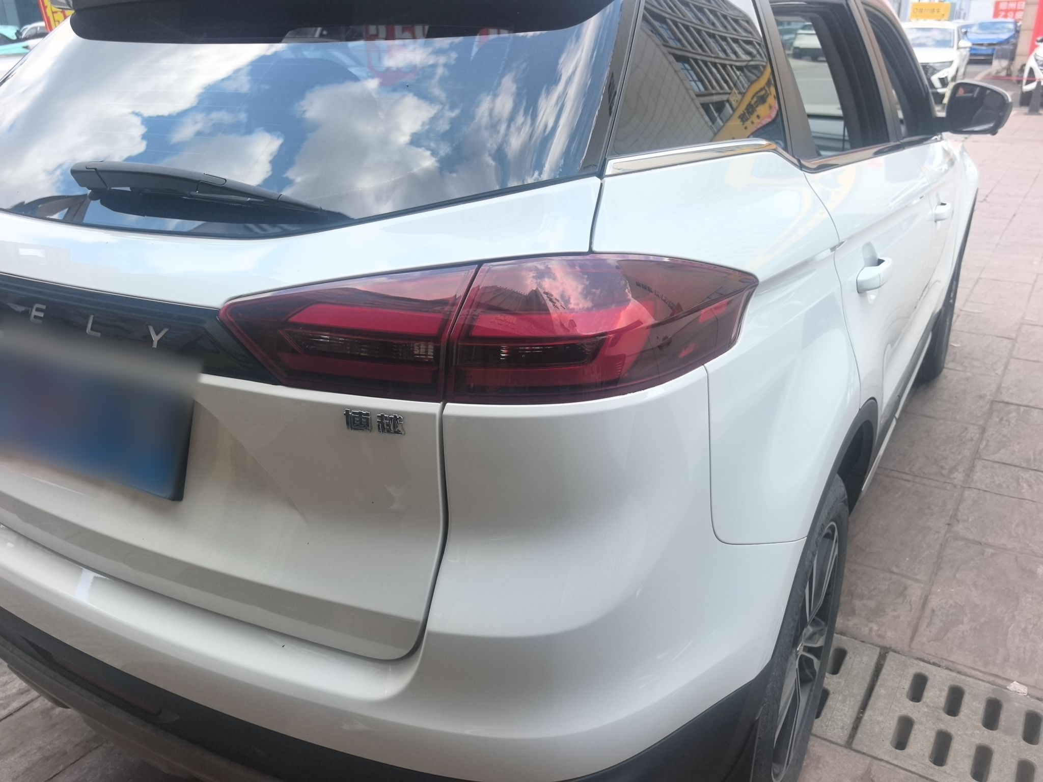 Geely Auto Emgrand X7 Sport 2022 1.8TD DCT Zhiya Trim — снимка 9