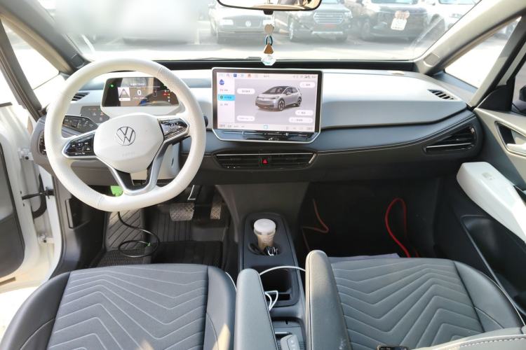 Used Volkswagen ID.3 2025 Smart Model Outstanding Oxygen Edition