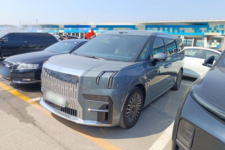 Used Zeekr 009 2024 7-Seater Walk-Through Version Four-Wheel Drive 108 kWh