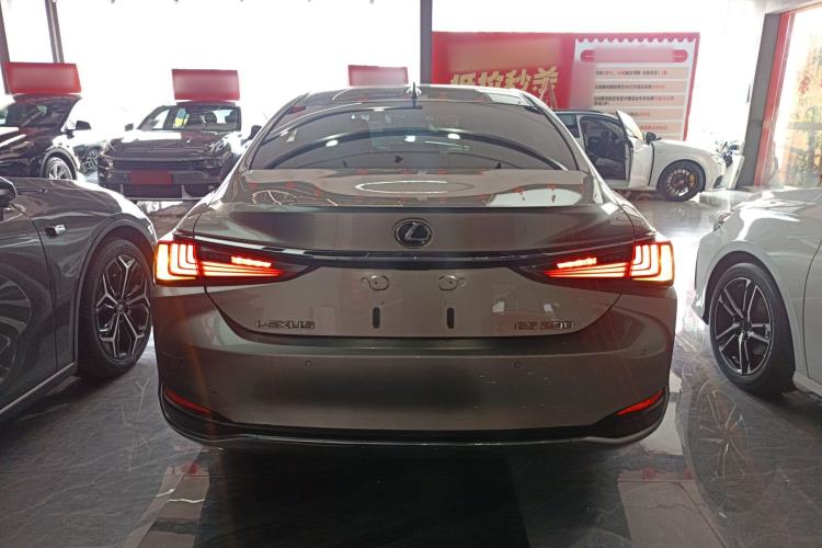 Used Lexus ES 2021 200 Excellence Edition
