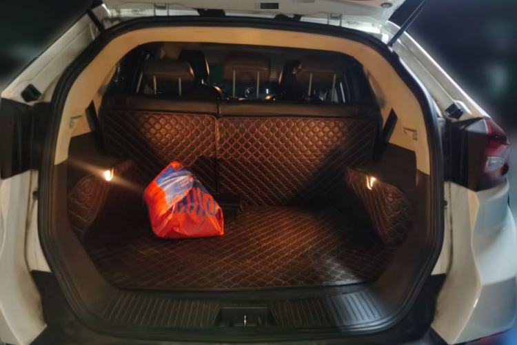 Used MG GS 2015 2.0TGI TST Four-Wheel Drive Flagship Edition Trunk