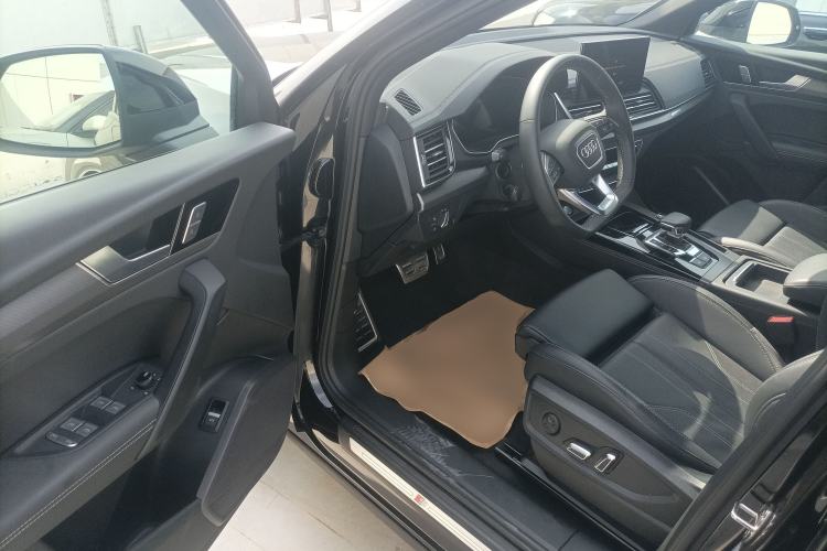 Used Audi Q5L 2025 quattro 45th Anniversary Edition 40 TFSI Sporty and Dynamic Model Driver Seat