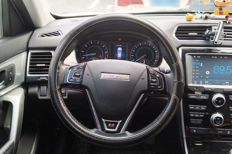 Used Haval H2 2017 Red-Label 1.5T Manual Two-Wheel Drive Luxury Model